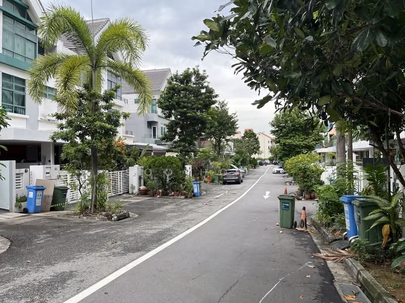 ★ TAI KENG VILLAS ★ CORNER TERRACE ★ BRIGHT & AIRY ★, Jalan Kelichap, 6 Bedrooms, 3,089 sqft, Corner Terrace For Sale, by Soo Hoon, 500171325 - The Neighbourhood - PropertyGuru.com.sg