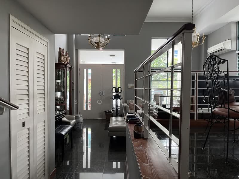 ★ TAI KENG VILLAS ★ CORNER TERRACE ★ BRIGHT & AIRY ★, Jalan Kelichap, 6 Bedrooms, 3,089 sqft, Corner Terrace For Sale, by Soo Hoon, 500171325 - View to Main Door - PropertyGuru.com.sg