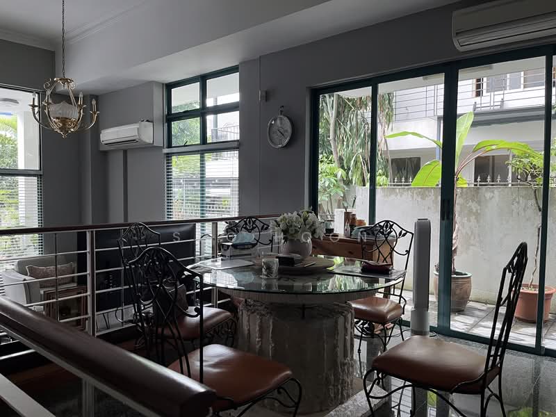 ★ TAI KENG VILLAS ★ CORNER TERRACE ★ BRIGHT & AIRY ★, Jalan Kelichap, 6 Bedrooms, 3,089 sqft, Corner Terrace For Sale, by Soo Hoon, 500171325 - Dining Area - PropertyGuru.com.sg