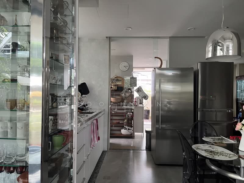 ★ TAI KENG VILLAS ★ CORNER TERRACE ★ BRIGHT & AIRY ★, Jalan Kelichap, 6 Bedrooms, 3,089 sqft, Corner Terrace For Sale, by Soo Hoon, 500171325 - Dry Kitchen - PropertyGuru.com.sg