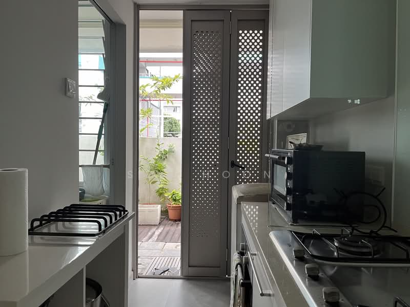 ★ TAI KENG VILLAS ★ CORNER TERRACE ★ BRIGHT & AIRY ★, Jalan Kelichap, 6 Bedrooms, 3,089 sqft, Corner Terrace For Sale, by Soo Hoon, 500171325 - Wet Kitchen - PropertyGuru.com.sg