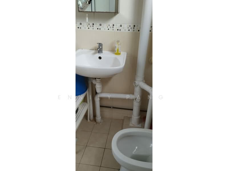 131 Bishan Street 12, 131 Bishan Street 12, Room Rental, 100 sqft, HDB Flat For Rent, by Ennily Pang, 500171326 - Bathroom - PropertyGuru.com.sg