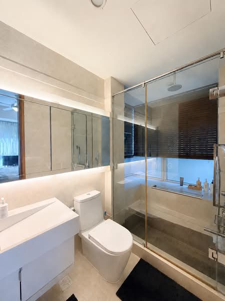 Floridian, 965 Bukit Timah Road, 2 Bedrooms, 926 sqft, Condominium For Sale, by Vivian Ong, 500171332 - Bathroom - PropertyGuru.com.sg