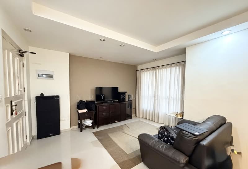 45 Jalan Tiga, 45 Jalan Tiga, 3 Bedrooms, 915 sqft, HDB Flat For Sale, by Cindy Fu 付小姐, 500171334 - Living Room - PropertyGuru.com.sg