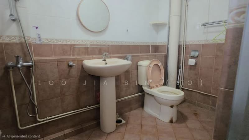 237 Pasir Ris Street 21, 237 Pasir Ris Street 21, 4 Bedrooms, 1,636 sqft, HDB Flat For Sale, by Loo Jia Bin (Jo), 500171348 - Bathroom - PropertyGuru.com.sg