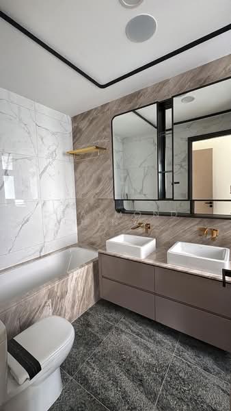 Perfect Ten, 323 Bukit Timah Road, 3 Bedrooms, 1,227 sqft, Condominium For Rent, by Craymond Ching 陈奕充, 500171351 - Bathroom - PropertyGuru.com.sg