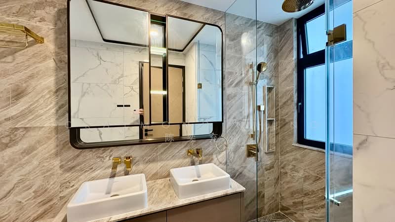 Perfect Ten, 323 Bukit Timah Road, 3 Bedrooms, 1,227 sqft, Condominium For Rent, by Craymond Ching 陈奕充, 500171351 - Master Bathroom - PropertyGuru.com.sg
