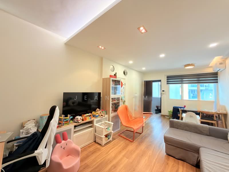 Sims Dorado, 11 Lorong 39 Geylang, 2 Bedrooms, 861 sqft, Apartment For Rent, by Jean Lim, 500171352 - Living Room - PropertyGuru.com.sg