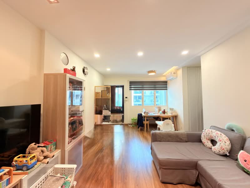 Sims Dorado, 11 Lorong 39 Geylang, 2 Bedrooms, 861 sqft, Apartment For Rent, by Jean Lim, 500171352 - Living Room - PropertyGuru.com.sg