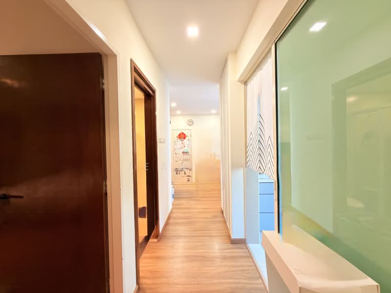 Sims Dorado, 11 Lorong 39 Geylang, 2 Bedrooms, 861 sqft, Apartment For Rent, by Jean Lim, 500171352 - Corridor - PropertyGuru.com.sg
