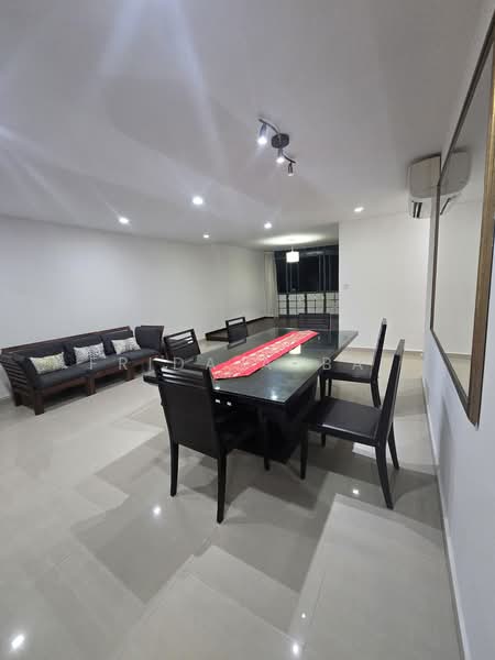 184 Edgefield Plains, 184 Edgefield Plains, 4 Bedrooms, 1,378 sqft, HDB Flat For Sale, by Frida Abbas, 500171354 - Living Room - PropertyGuru.com.sg