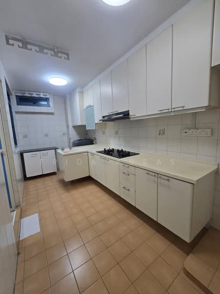 184 Edgefield Plains, 184 Edgefield Plains, 4 Bedrooms, 1,378 sqft, HDB Flat For Sale, by Frida Abbas, 500171354 - Kitchen - PropertyGuru.com.sg