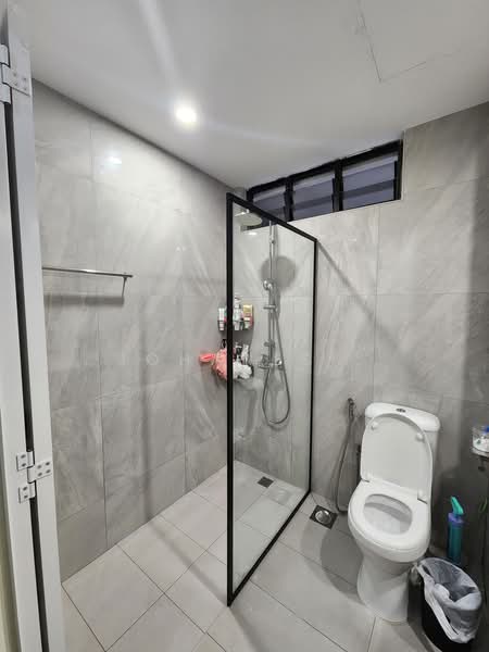 Avon Park, 1 Youngberg Terrace, Room Rental, 200 sqft, Condominium For Rent, by Johanes ., 500171356 - Bathroom - PropertyGuru.com.sg