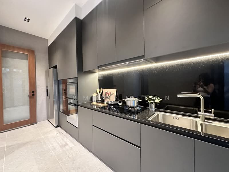 Jalan Sankam, , 5 Bedrooms, 4,834 sqft, Terraced House For Sale, by Jermaine Tan, 500171357 - Kitchen - PropertyGuru.com.sg