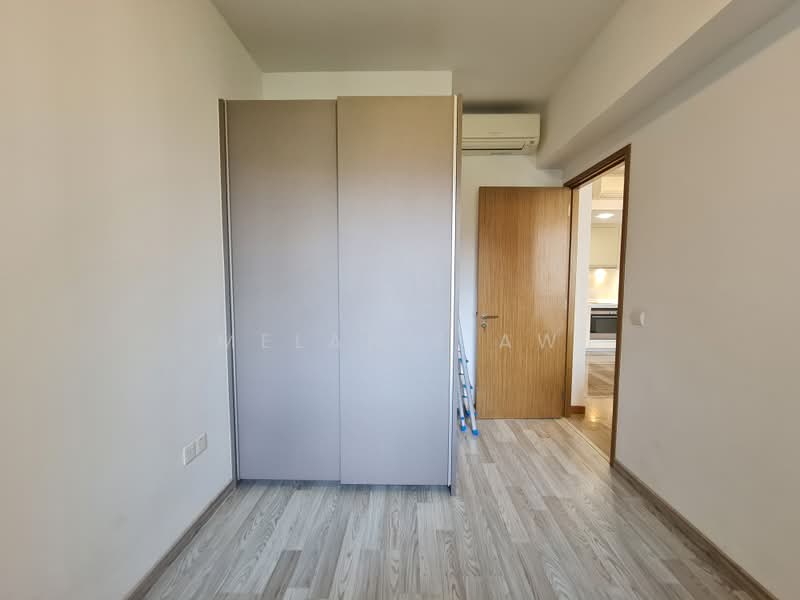 Lakeville, 1 Jurong Lake Link, 2 Bedrooms, 732 sqft, Condominium For Rent, by Melanie Aw, 500171358 - Common bedroom - PropertyGuru.com.sg