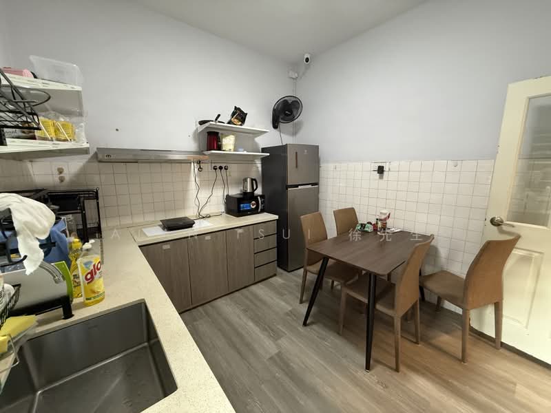 Cheap Bedroom near Somerset, Fort Canning & Great World MRT, , Room Rental, 150 sqft, Apartment For Rent, by Alan Tsui 徐先生, 500171361 - Kitchen - PropertyGuru.com.sg