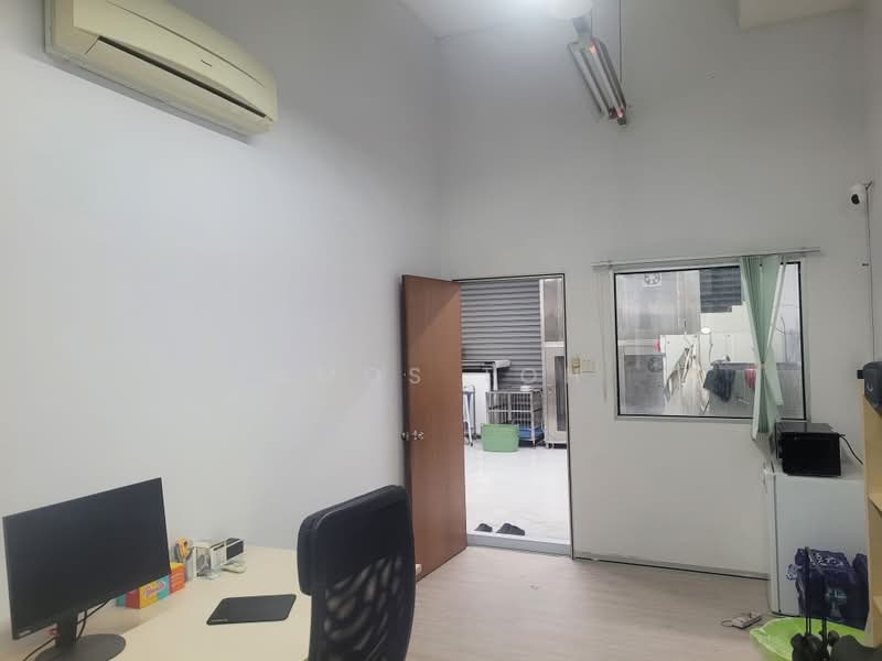 Toh Guan Centre, 21 Toh Guan Road East, 1,140 sqft, Factory / Workshop (B2) For Rent, by Amos Toh, 500171367 - Interior - CommercialGuru.com.sg