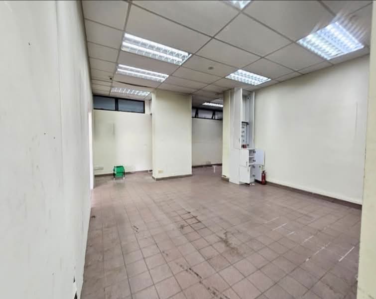 Shop inside Fernwood Tower Condo, Fernwood Terrace, 1,162 sqft, Shop / Shophouse For Sale, by Jodia Tay, 500171368 - Interior - CommercialGuru.com.sg