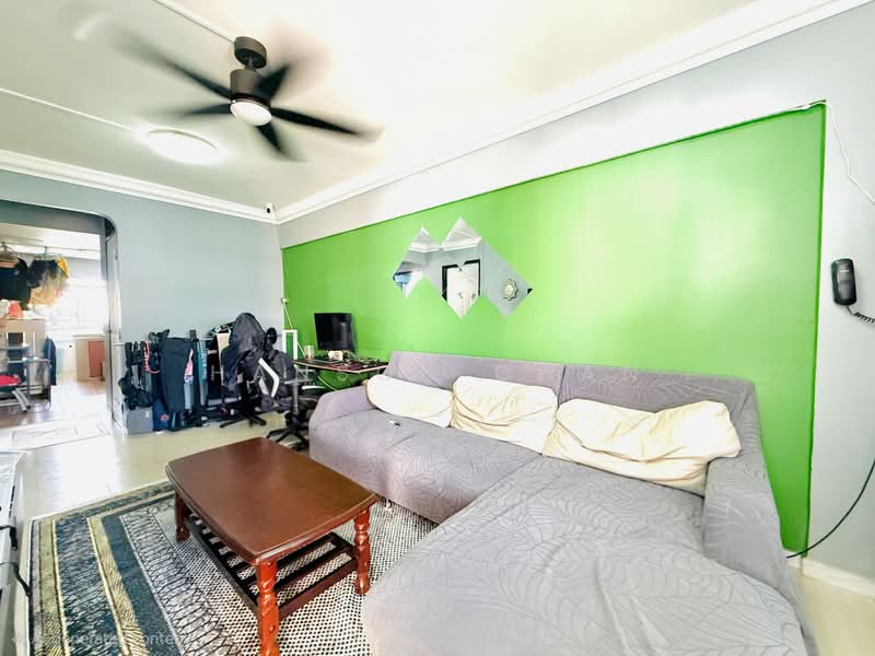 208 Yishun Street 21, 208 Yishun Street 21, 2 Bedrooms, 721 sqft, HDB Flat For Sale, by Hanson Chan, 500171370 - Living Room - PropertyGuru.com.sg