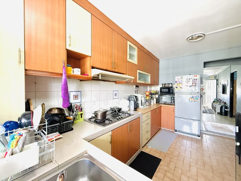 208 Yishun Street 21, 208 Yishun Street 21, 2 Bedrooms, 721 sqft, HDB Flat For Sale, by Hanson Chan, 500171370 - Kitchen - PropertyGuru.com.sg