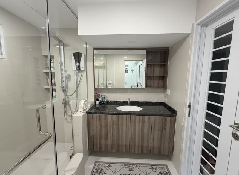 Large Master Room for Rent with direct Greenery View, , Room Rental, 300 sqft, Semi-Detached House For Rent, by Rachel Goh, 500171374 - Bathroom - PropertyGuru.com.sg
