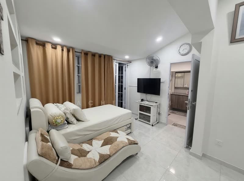 Large Master Room for Rent with direct Greenery View, , Room Rental, 300 sqft, Semi-Detached House For Rent, by Rachel Goh, 500171374 - Bedroom - PropertyGuru.com.sg