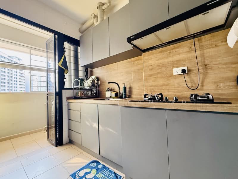 547C Segar Road, 547C Segar Road, 2 Bedrooms, 721 sqft, HDB Flat For Sale, by Faisal (Ryan MD), 500171376 - Kitchen - PropertyGuru.com.sg