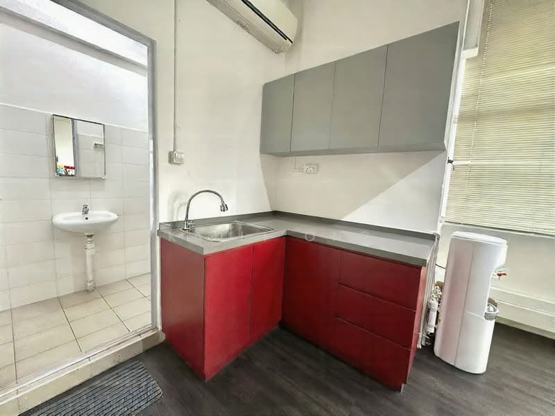 Wcega Tower, 21 Bukit Batok Crescent, 1,970 sqft, Light Industrial (B1) For Sale, by Kaili Ong, 500171378 - CommercialGuru.com.sg