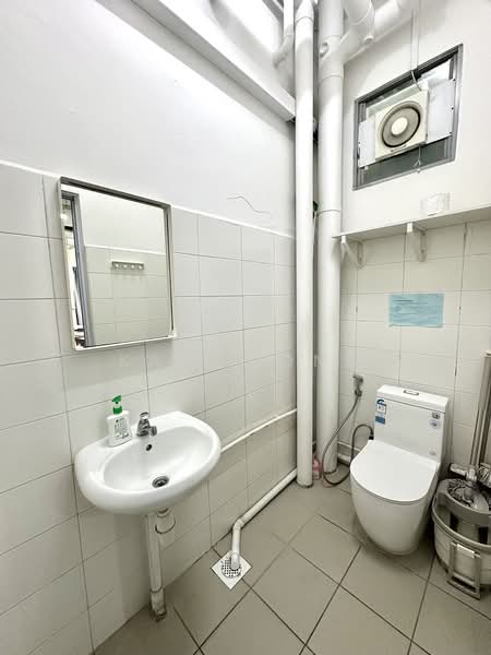 Wcega Tower, 21 Bukit Batok Crescent, 1,970 sqft, Light Industrial (B1) For Sale, by Kaili Ong, 500171378 - CommercialGuru.com.sg