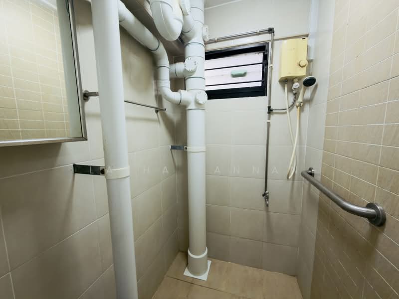 1 Tanjong Pagar Plaza, 1 Tanjong Pagar Plaza, 2 Bedrooms, 635 sqft, HDB Flat For Sale, by Latha Kannan, 500171385 - Bathroom - PropertyGuru.com.sg