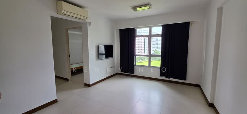 471A Upper Serangoon Crescent, 471A Upper Serangoon Crescent, 2 Bedrooms, 721 sqft, HDB Flat For Sale, by Kenny Neo, 500171389 - Living Room - PropertyGuru.com.sg