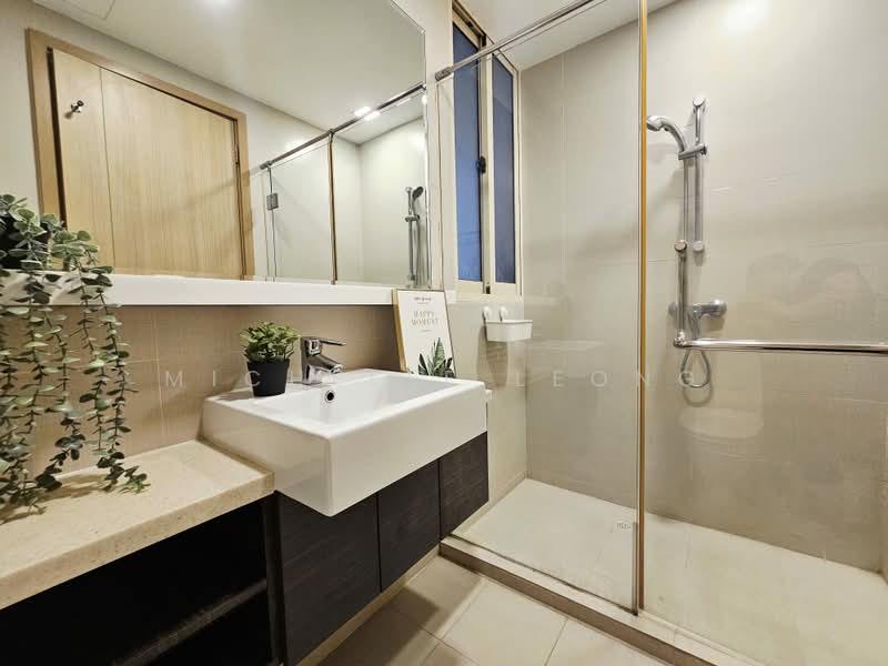 The Estiva, 313 Pasir Panjang Road, 3 Bedrooms, 1,001 sqft, Apartment For Rent, by Michelle Leong, 500171392 - Bathroom - PropertyGuru.com.sg