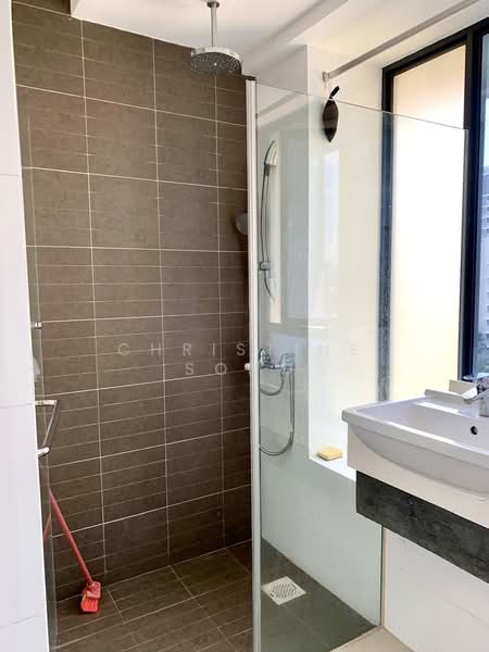 Airstream, 26 St Michael's Road, 2 Bedrooms, 506 sqft, Condominium For Sale, by Christine Song, 500171405 - Bathroom - PropertyGuru.com.sg