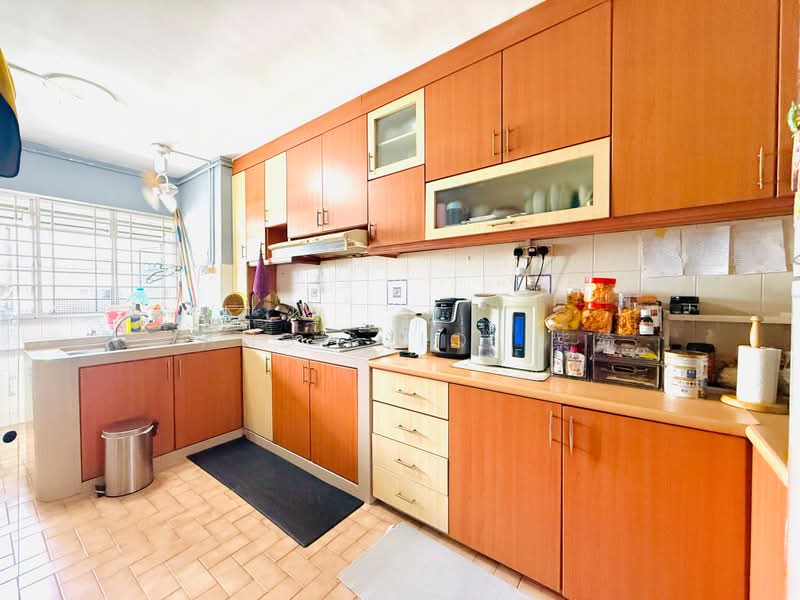 208 Yishun Street 21, 208 Yishun Street 21, 2 Bedrooms, 721 sqft, HDB Flat For Sale, by Candy ZiQi 紫绮, 500171407 - Kitchen - PropertyGuru.com.sg