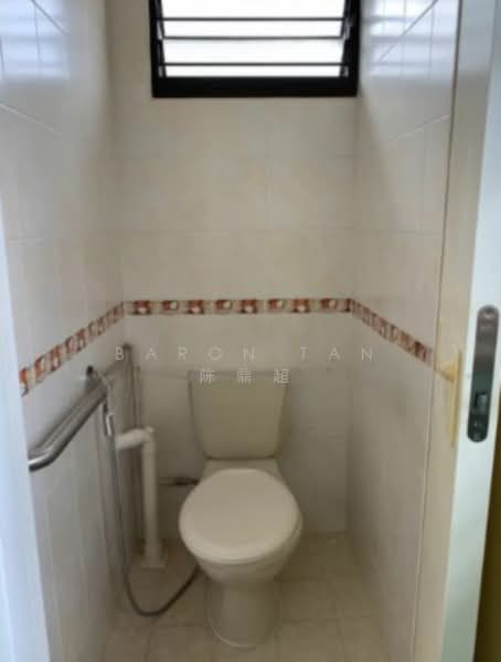 77 Lorong Limau, 77 Lorong Limau, 2 Bedrooms, 635 sqft, HDB Flat For Rent, by Baron Tan 陈鼎超, 500171420 - Bathroom - PropertyGuru.com.sg