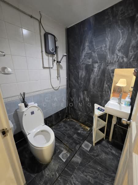 The Sunny Spring, 50 Lorong 40 Geylang, 7 Bedrooms, 1,109 sqft, Apartment For Rent, by Calvin Cheong, 500171425 - Bathroom - PropertyGuru.com.sg