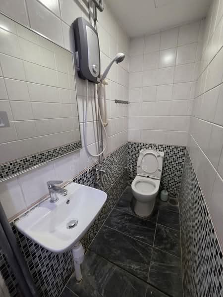 The Sunny Spring, 50 Lorong 40 Geylang, 7 Bedrooms, 1,109 sqft, Apartment For Rent, by Calvin Cheong, 500171425 - PropertyGuru.com.sg