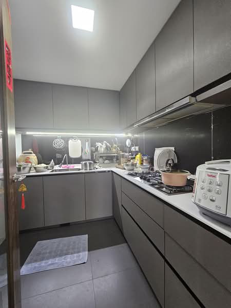 Waterbay, 45 Edgefield Plains, 4 Bedrooms, 1,259 sqft, Executive Condominium For Rent, by Nelly Moo, 500171427 - Kitchen - PropertyGuru.com.sg