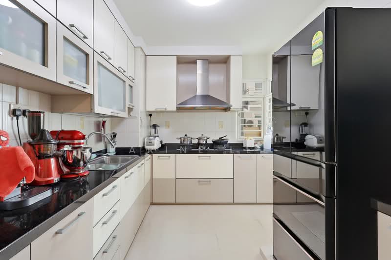 265A Compassvale Link, 265A Compassvale Link, 3 Bedrooms, 990 sqft, HDB Flat For Sale, by Karine Lee, 500171432 - Kitchen - PropertyGuru.com.sg