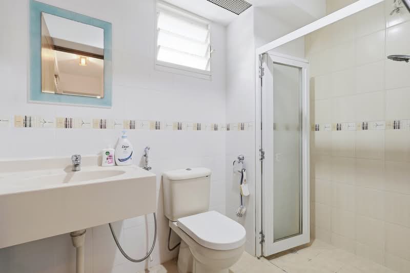265A Compassvale Link, 265A Compassvale Link, 3 Bedrooms, 990 sqft, HDB Flat For Sale, by Karine Lee, 500171432 - Bathroom - PropertyGuru.com.sg