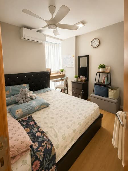 Changi Rise Condo, 18 Simei Rise, 3 Bedrooms, 1,130 sqft, Condominium For Sale, by Anjana Agarwal, 500171435 - Bedroom - PropertyGuru.com.sg