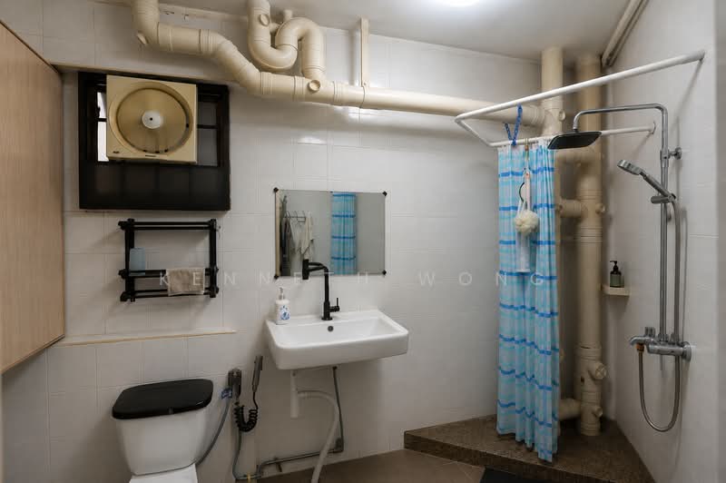 498G Tampines Street 45, 498G Tampines Street 45, 3 Bedrooms, 1,141 sqft, HDB Flat For Sale, by Kenneth Wong, 500171442 - Bathroom - PropertyGuru.com.sg