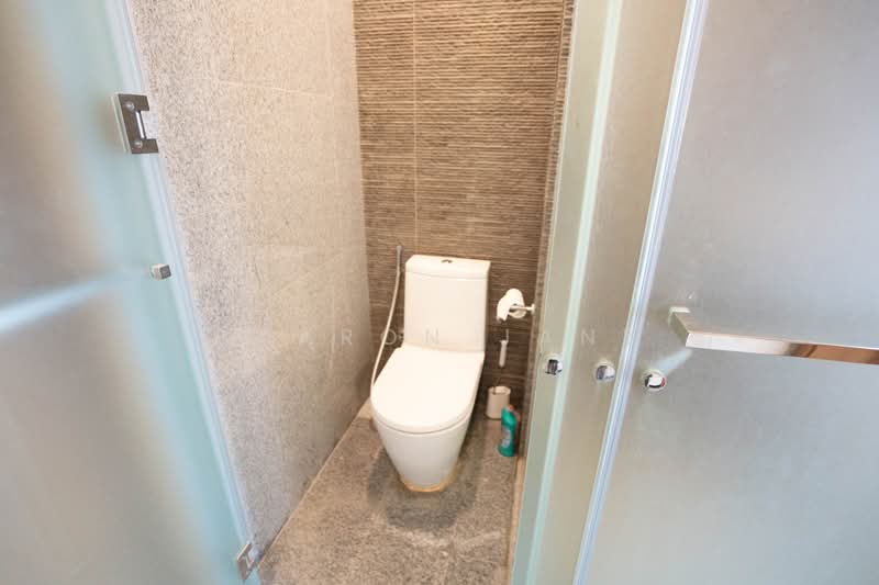 Watertown, 69 Punggol Central, 2 Bedrooms, 807 sqft, Condominium For Sale, by Sharon Jany, 500171446 - Bathroom - PropertyGuru.com.sg