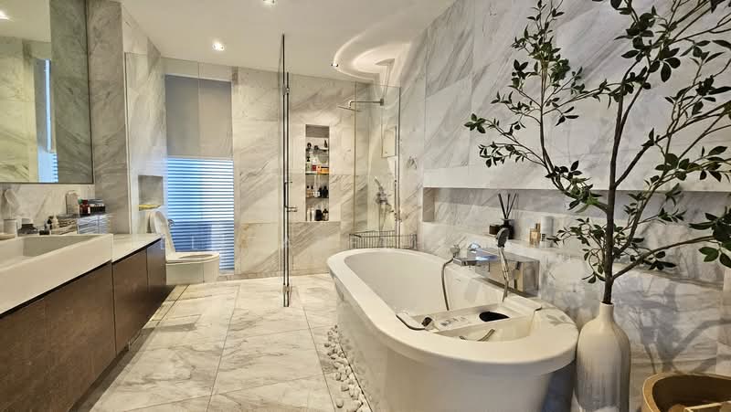4 Bed 4 Bath⭐️Bukit Timah ⭐️Nanyang Primary⭐️Raffles Girls Primary⭐️Sixth Avenue MRT, , 4 Bedrooms, 3,500 sqft, Semi-Detached House For Rent, by Elizabeth Lim, 500171449 - Bathroom - PropertyGuru.com.sg