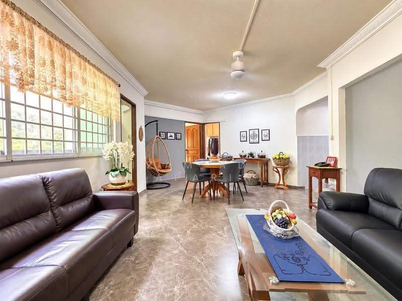 204 Bukit Batok Street 21, 204 Bukit Batok Street 21, Dairy Farm / Bukit Panjang / Choa Chu Kang, 3 Bedrooms, 1,152 sqft, HDB Flat For Sale, by Nizam Adli Saparin, 500171452 - Living Room - PropertyGuru.com.sg