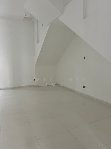 Suits Massage spa TCM | East Coast grd floor shophouse | avail now, , 1,100 sqft, Shop / Shophouse For Rent, by James Jose Boo, 500171453 - CommercialGuru.com.sg