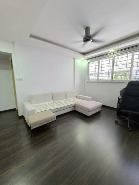 749 Jurong West Street 73, 749 Jurong West Street 73, 3 Bedrooms, 1,119 sqft, HDB Flat For Sale, by Baron Yeo, 500171461 - Living Room - PropertyGuru.com.sg