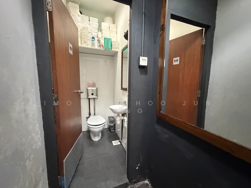 Tanjong Pagar Ground Floor Fitted Restaurant, Tanjong Pagar Road, 1,600 sqft, Shop / Shophouse For Rent, by Timothy Choo Jun Hong, 500171475 - Bathroom - CommercialGuru.com.sg