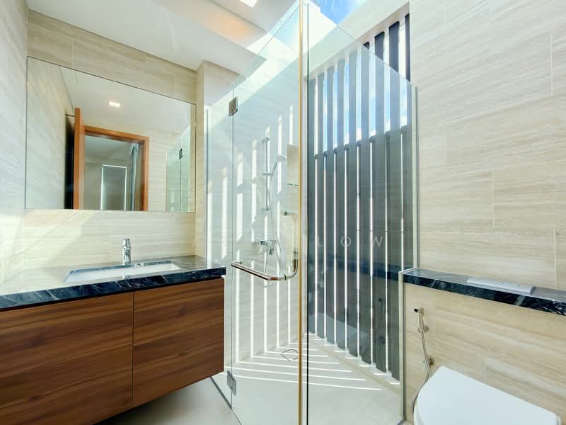 ❤️ Brand New 2.5 Storey Semi-D @ Bridport Ave Portchester Ave Serangoon Garden ❤️ 8897.I732, Bridport Ave, call 8897 I732, 5 Bedrooms, 5,000 sqft, Semi-Detached House For Sale, by Karen Low, 500171476 - Bathroom - PropertyGuru.com.sg