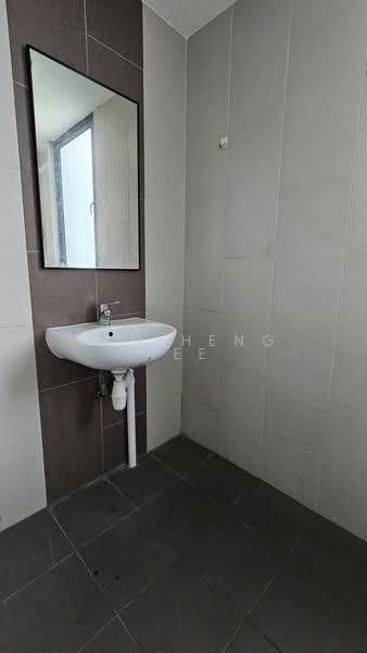 Wave 9, 71 Woodlands Industrial Park E9, 1,884 sqft, Factory / Workshop (B2) For Sale, by Tan Heng Kee, 500171480 - Bathroom - CommercialGuru.com.sg